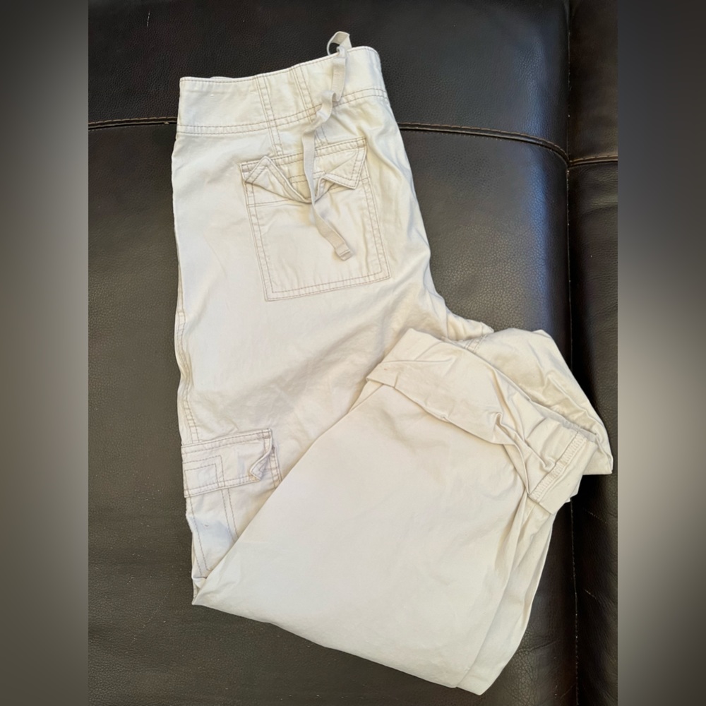 Ann Taylor loft, Marissa size 10 cream capris